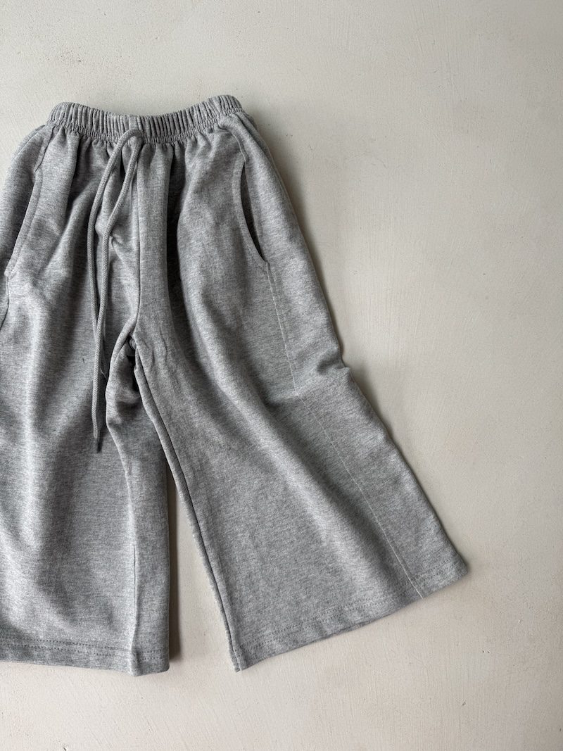 Relaxed wide leg joggers