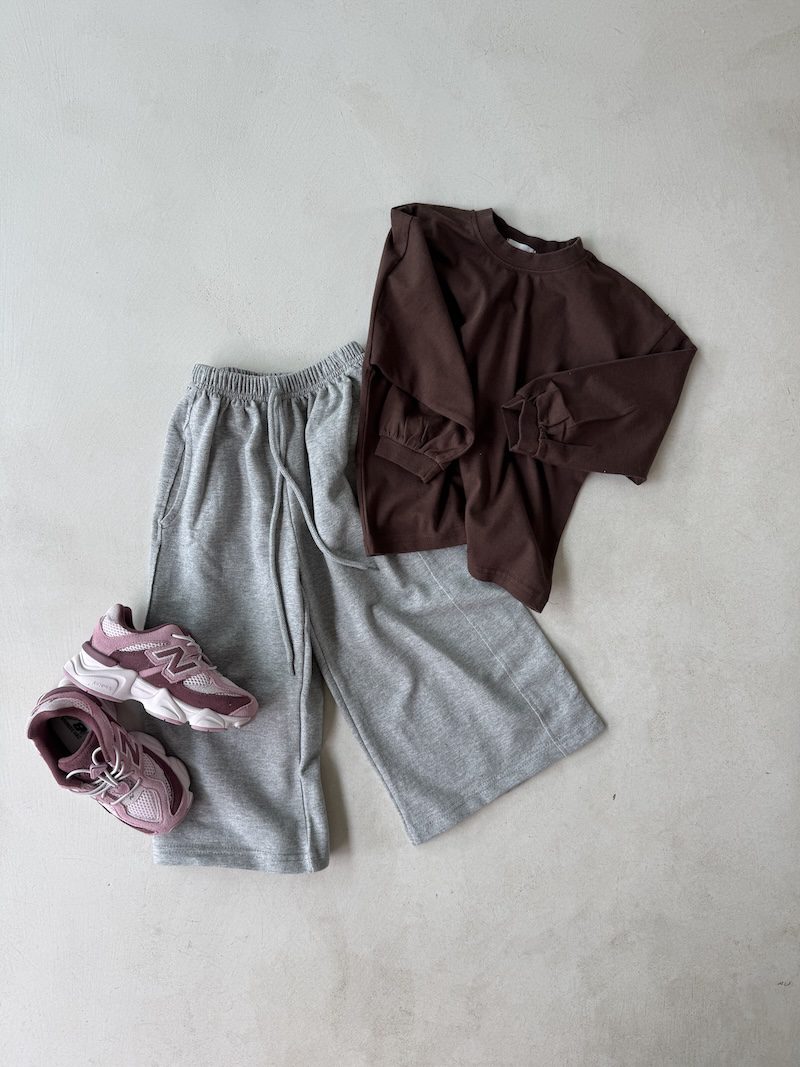 Relaxed wide leg joggers