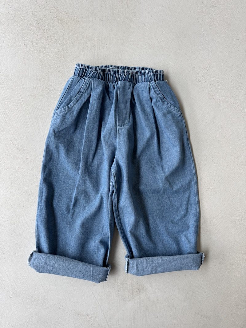 Soft Straight Jeans