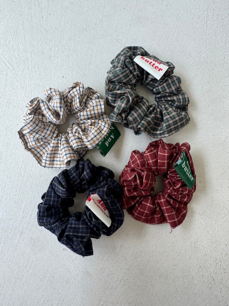 Victoria Scrunchie