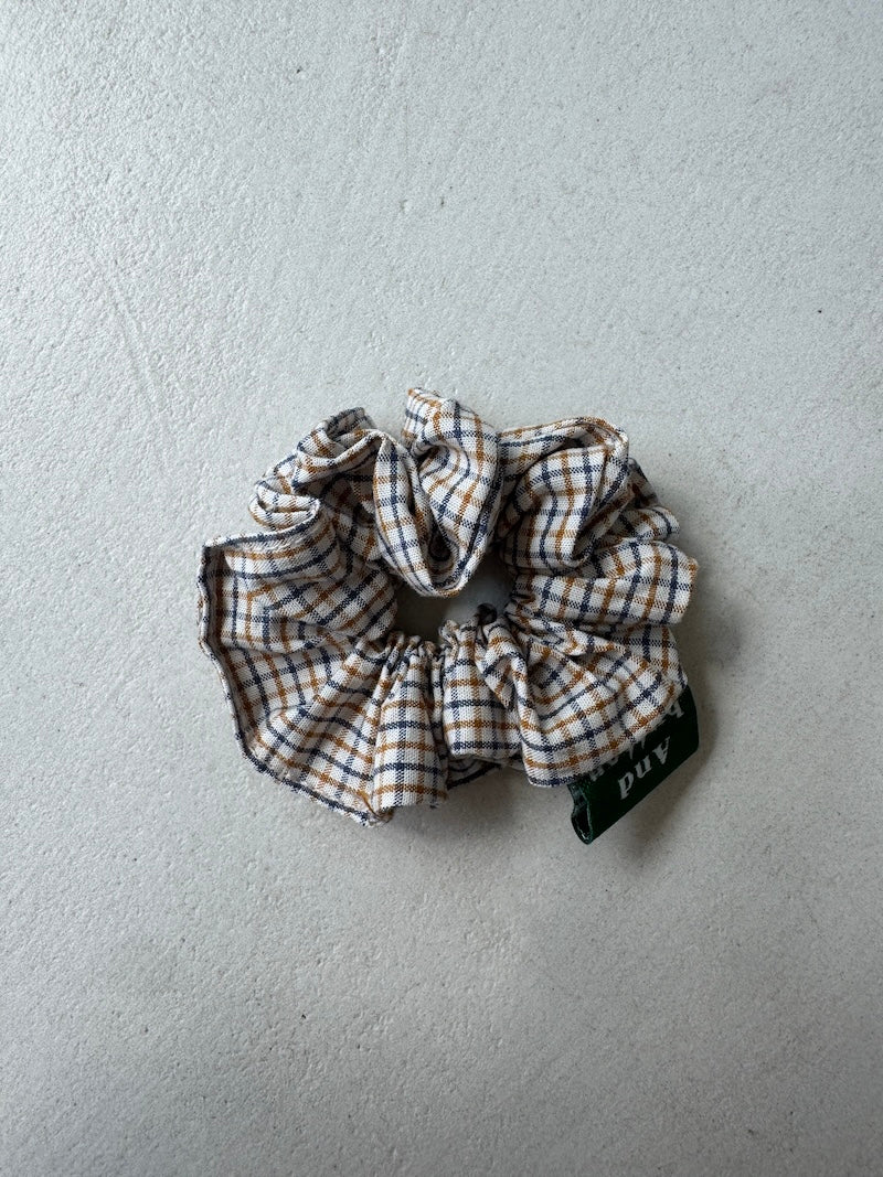 Victoria Scrunchie
