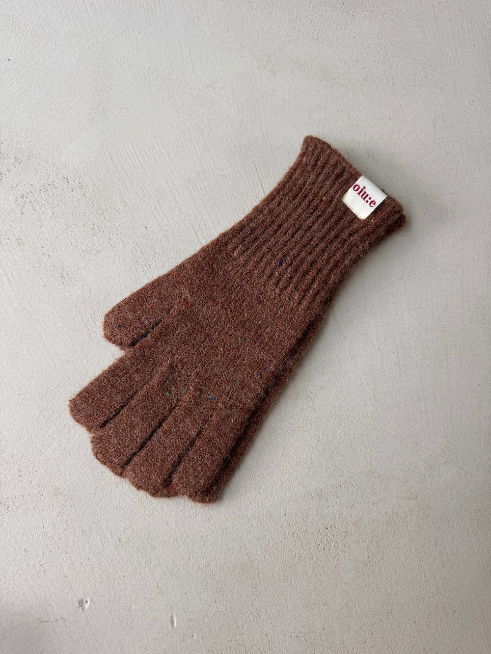 Oiu Gloves