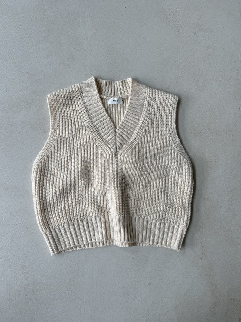 V-Neck Vest – maisonmima