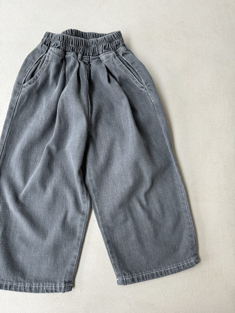 Loose leg Grey Jeans