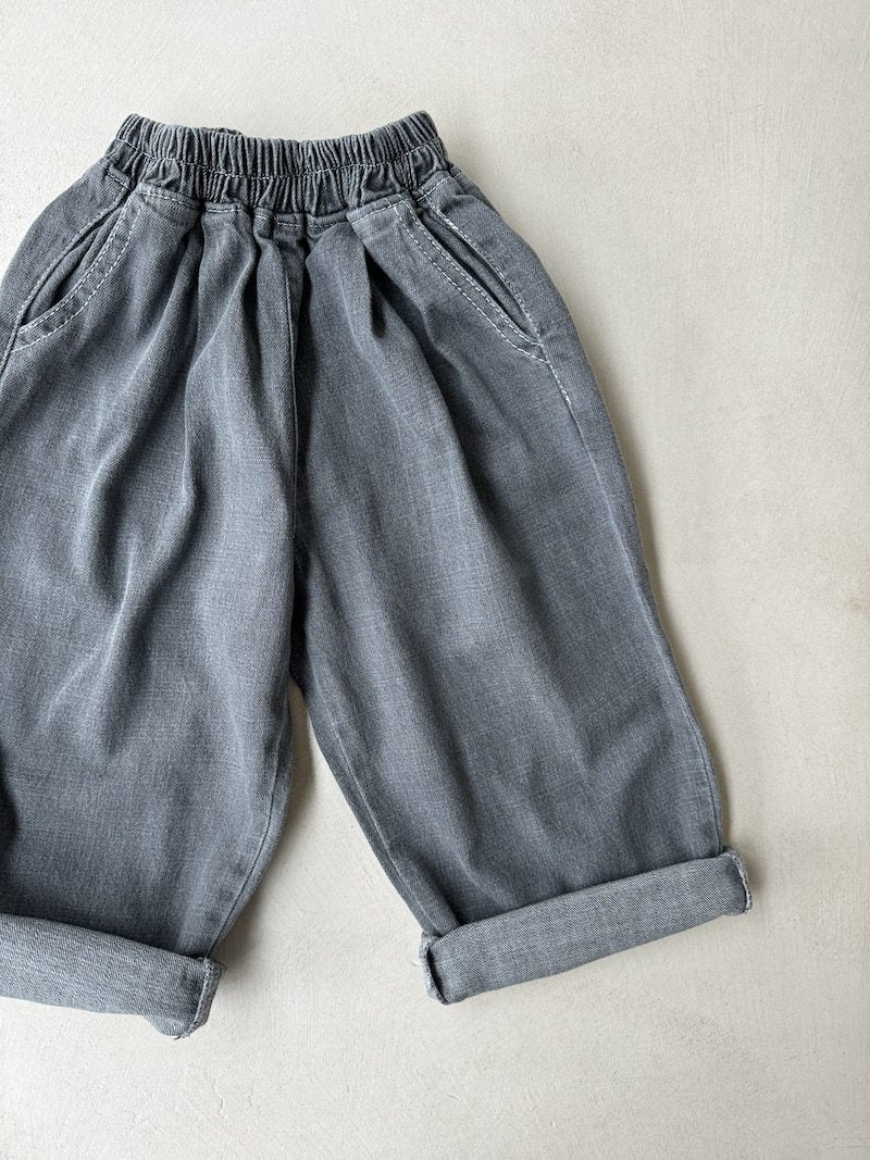 Loose leg Grey Jeans
