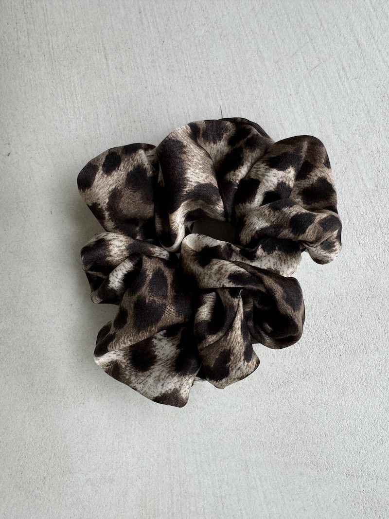 Leo Scrunchie
