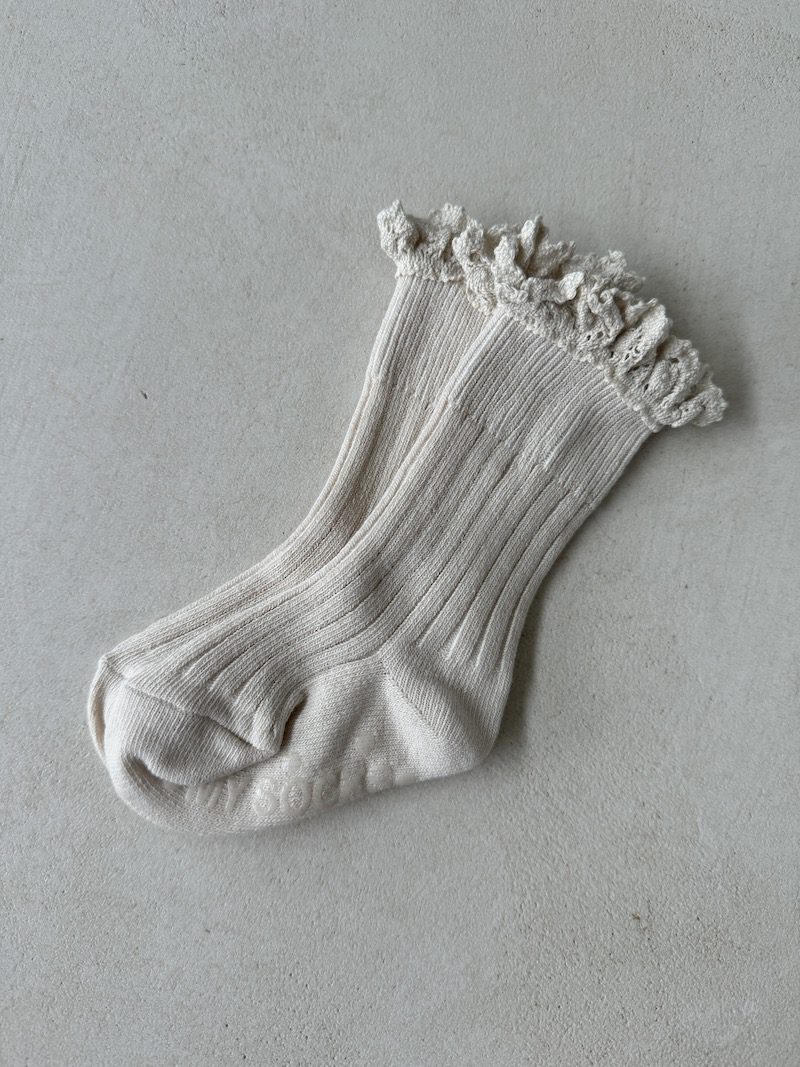 Ruffle Midi Socks