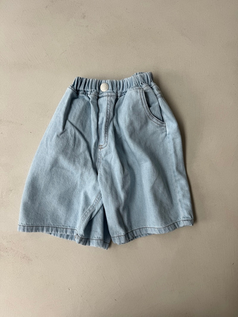 Loose Sky Denim Shorts