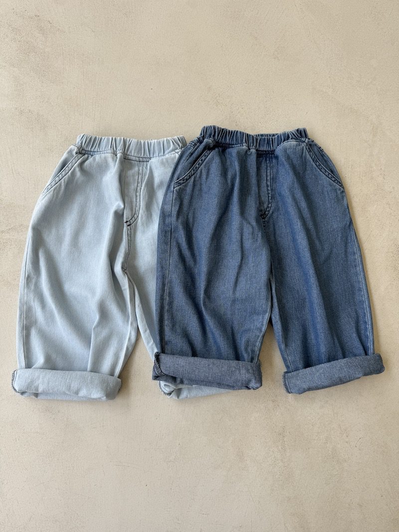 Lightweight Baggy Jeans