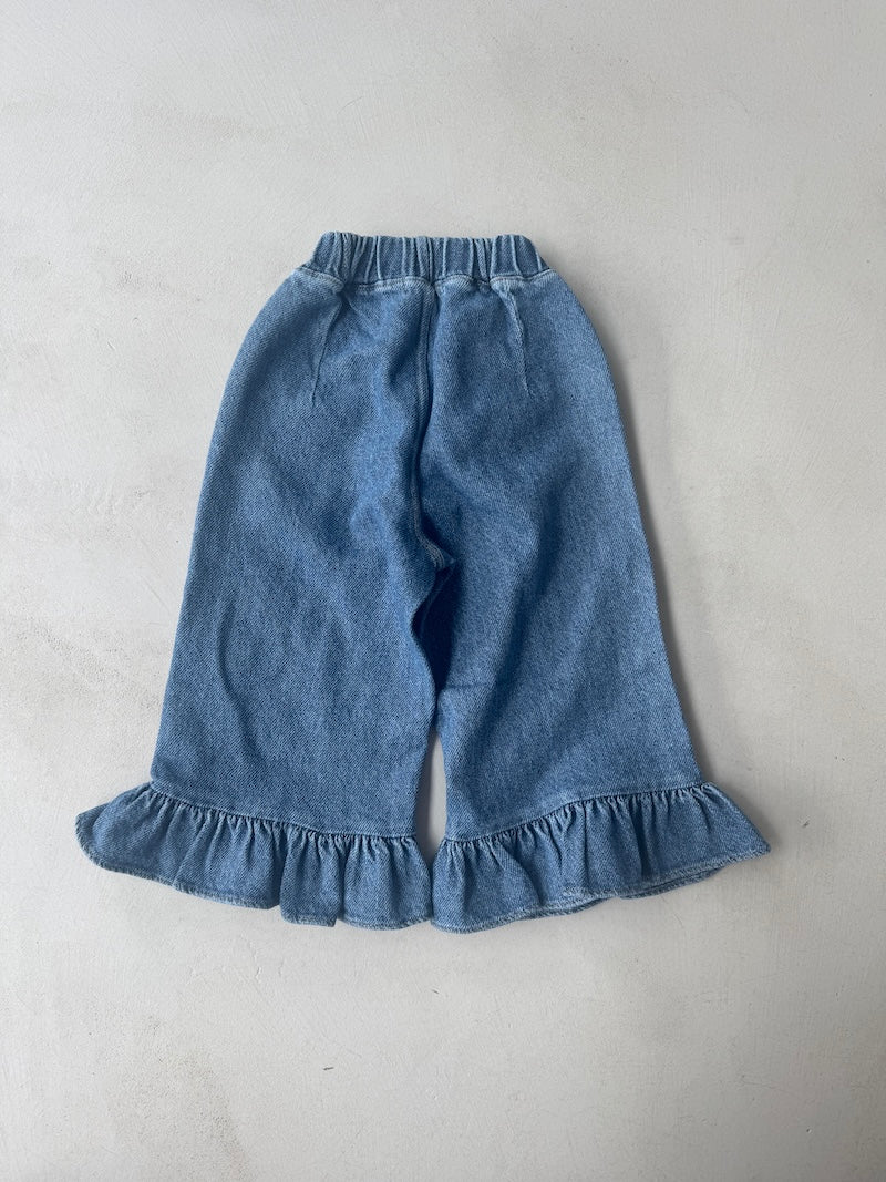 Loose Frill Jeans