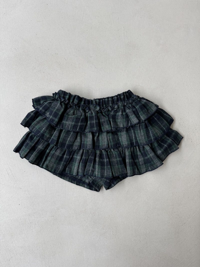 Tartan ruffle shorty
