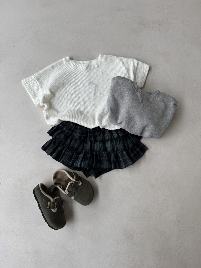 Tartan ruffle shorty